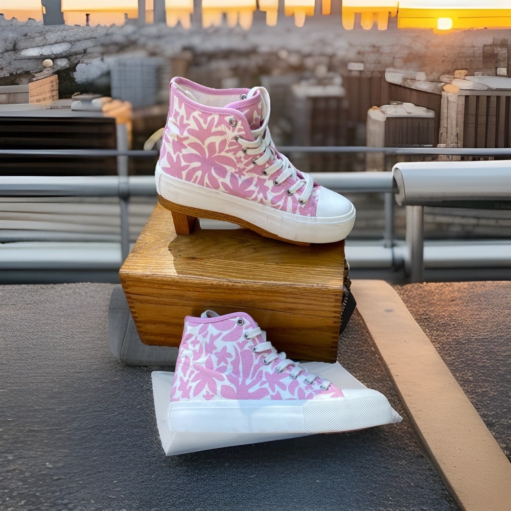 American Eagle Platform‎ Sneakers  6  high top beige crochet boho festiva